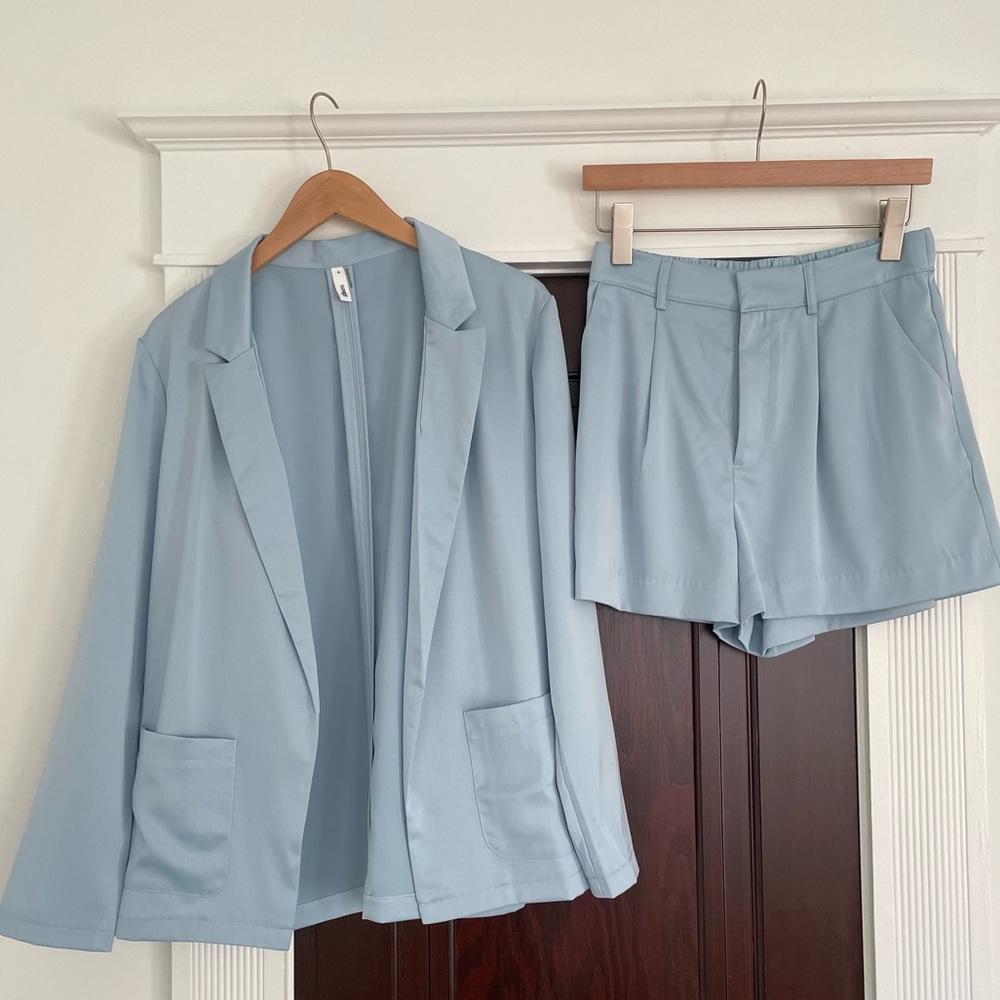Glam Bundle Blazer and short set - Size: M
